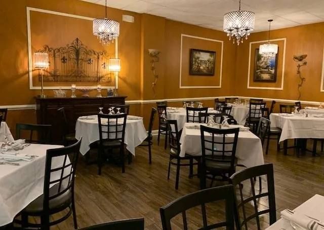 Dining room ready for guests
